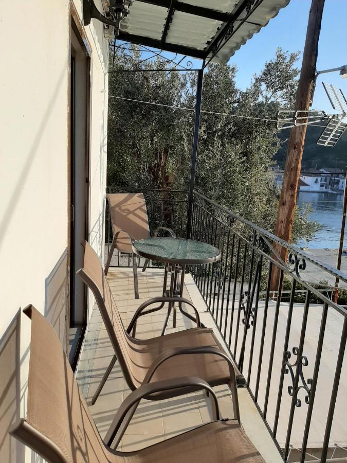 Chiona΄S Apartments By The Sea Paleo Trikeri Bagian luar foto