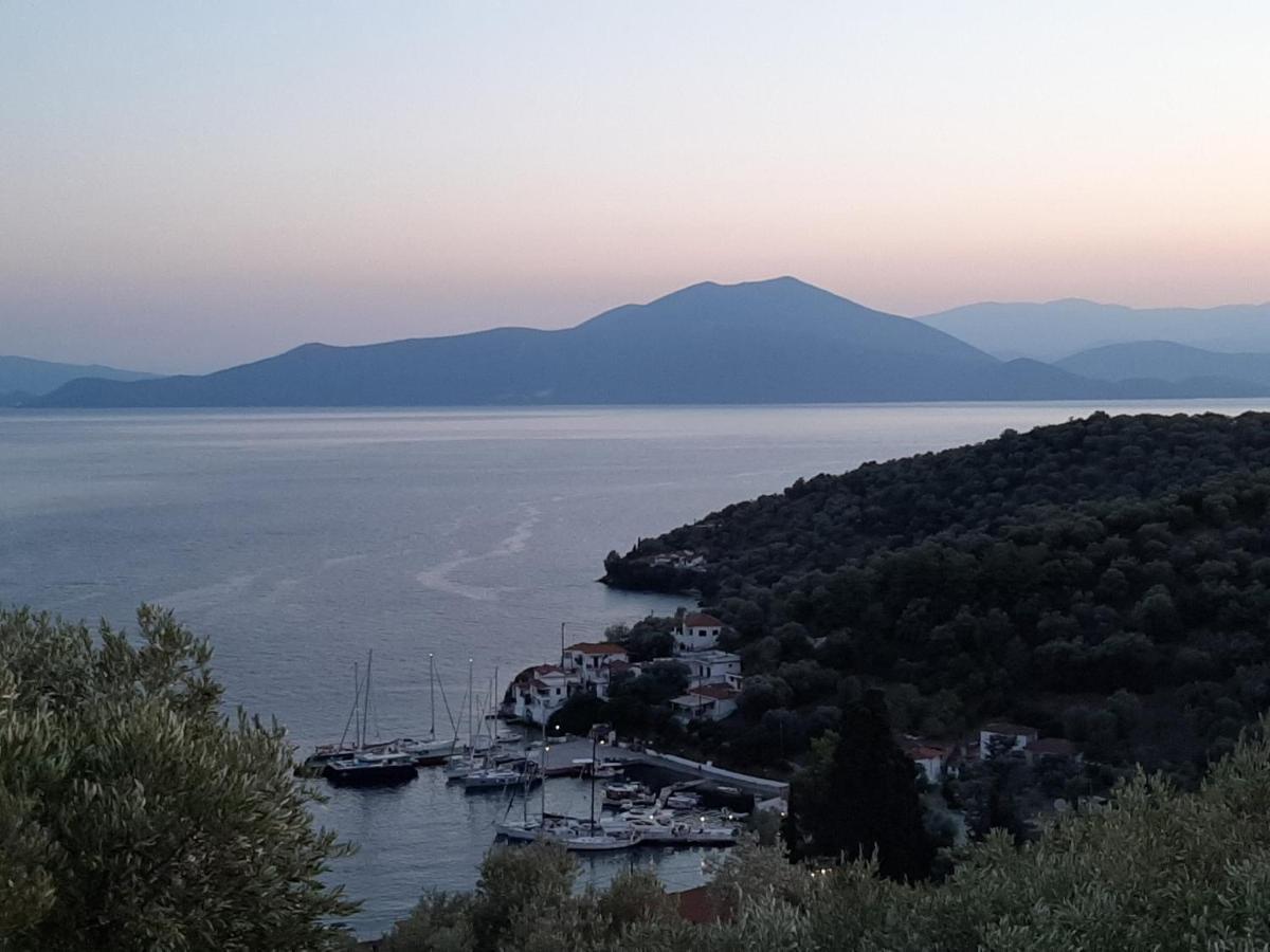 Chiona΄S Apartments By The Sea Paleo Trikeri Bagian luar foto