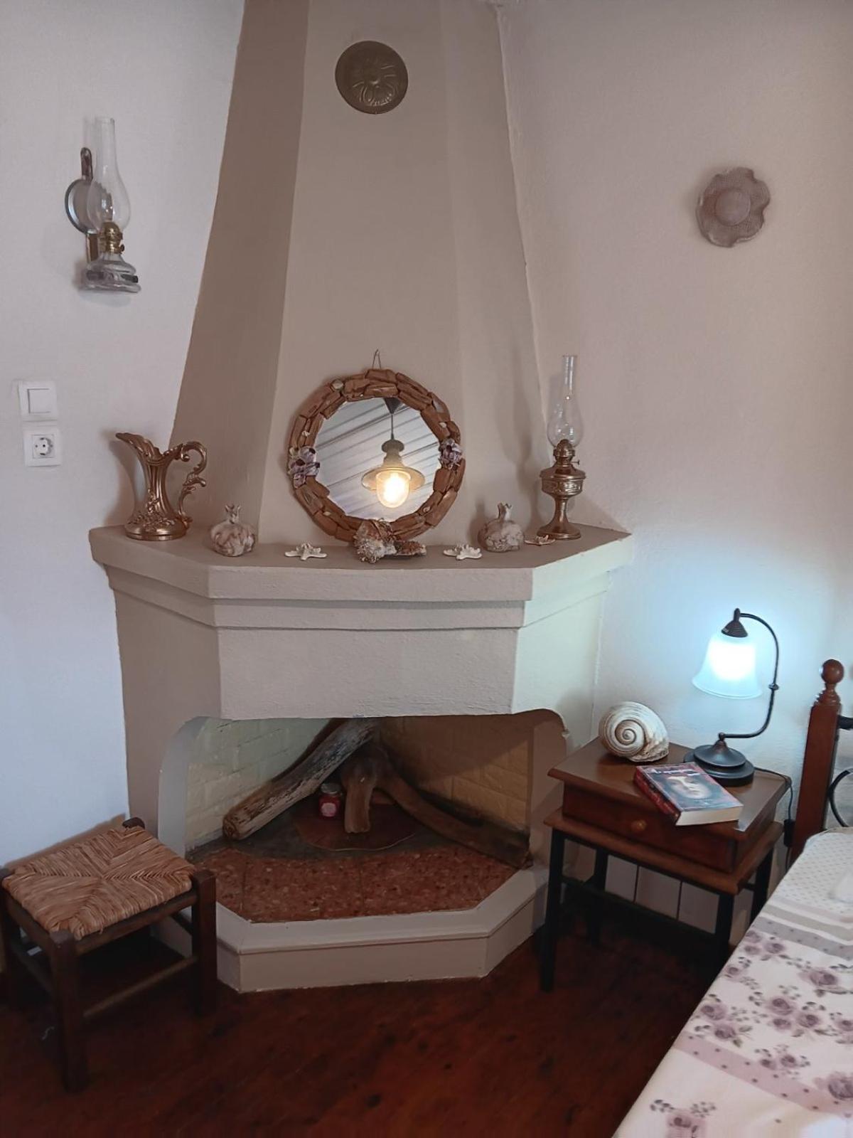 Chiona΄S Apartments By The Sea Paleo Trikeri Bagian luar foto